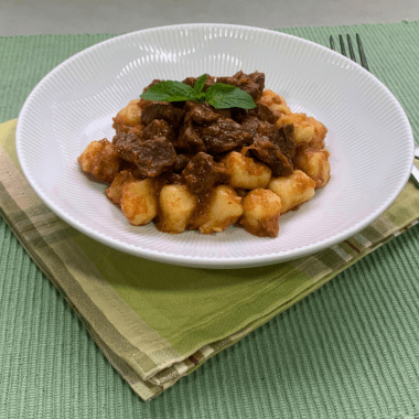 Nhoque com Carne de Panela