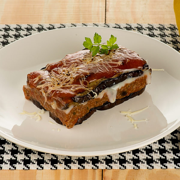 LASANHA DE BERINJELA À BOLONHESA